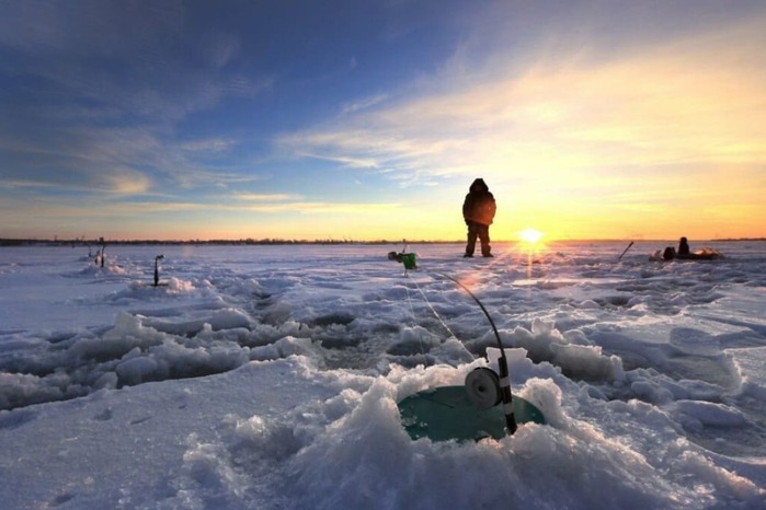 Росрыболовство предупредило приморских рыбаков об опасности выхода на лед в оттепель 