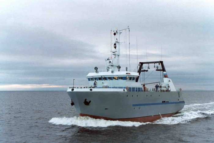 Морозильный траулер проекта 50010.jpg